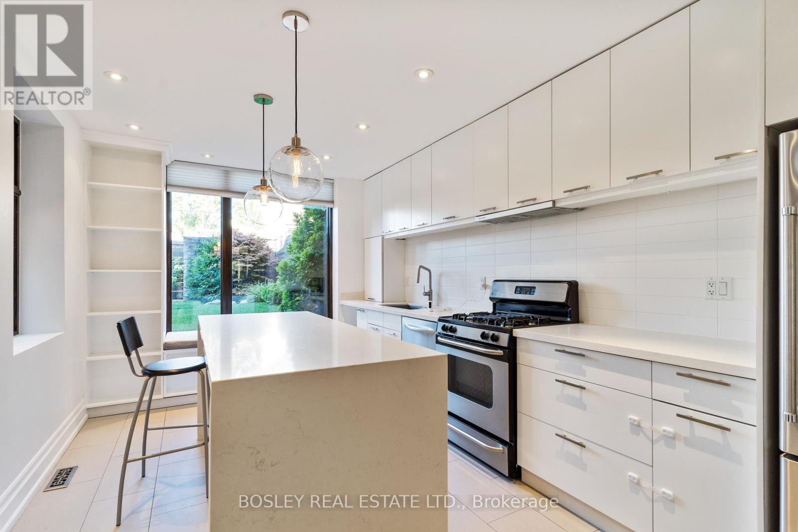 520 Manning Avenue, Toronto, Ontario  M6G 2V7 - Photo 12 - C12081460