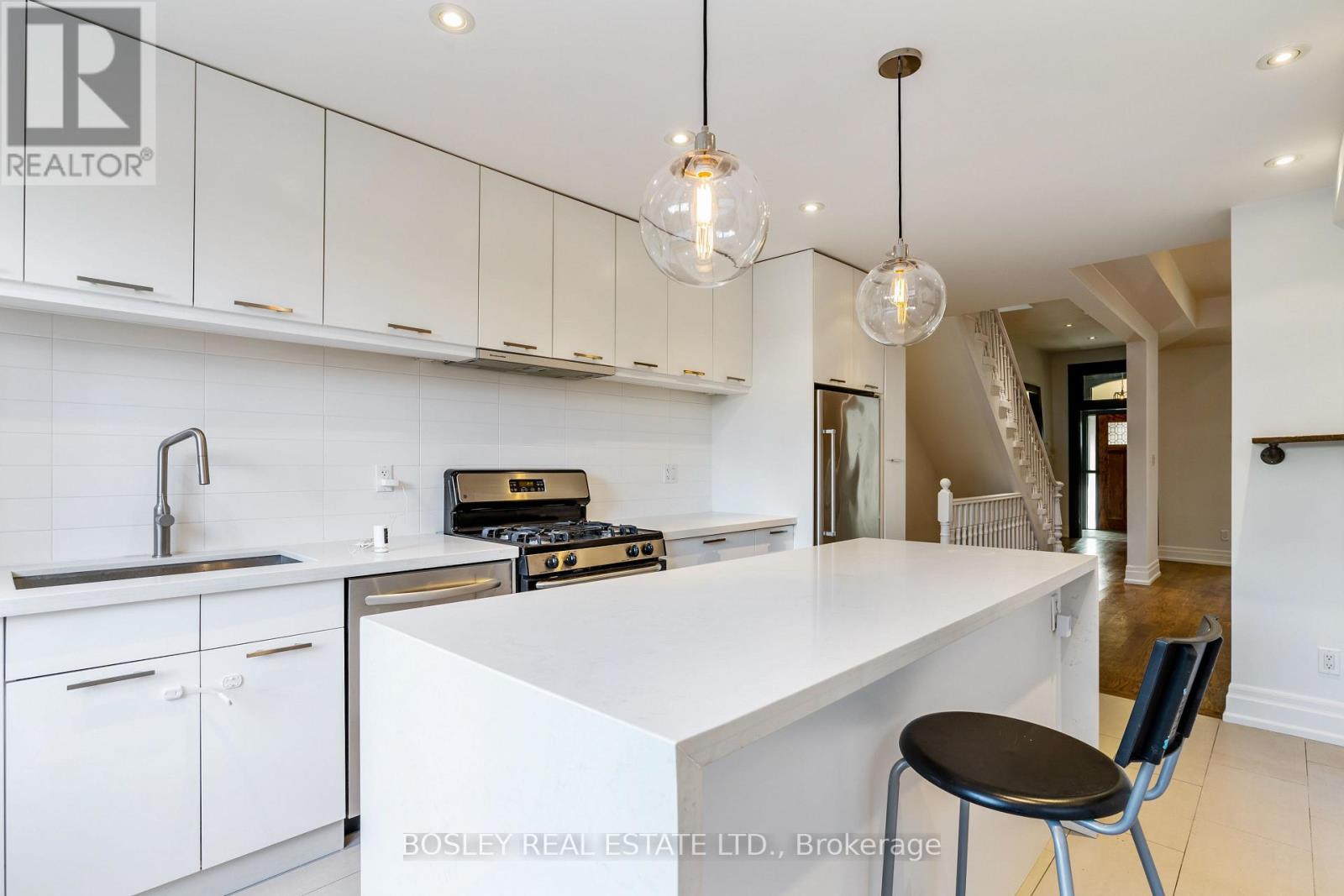 520 Manning Avenue, Toronto, Ontario  M6G 2V7 - Photo 13 - C12081460
