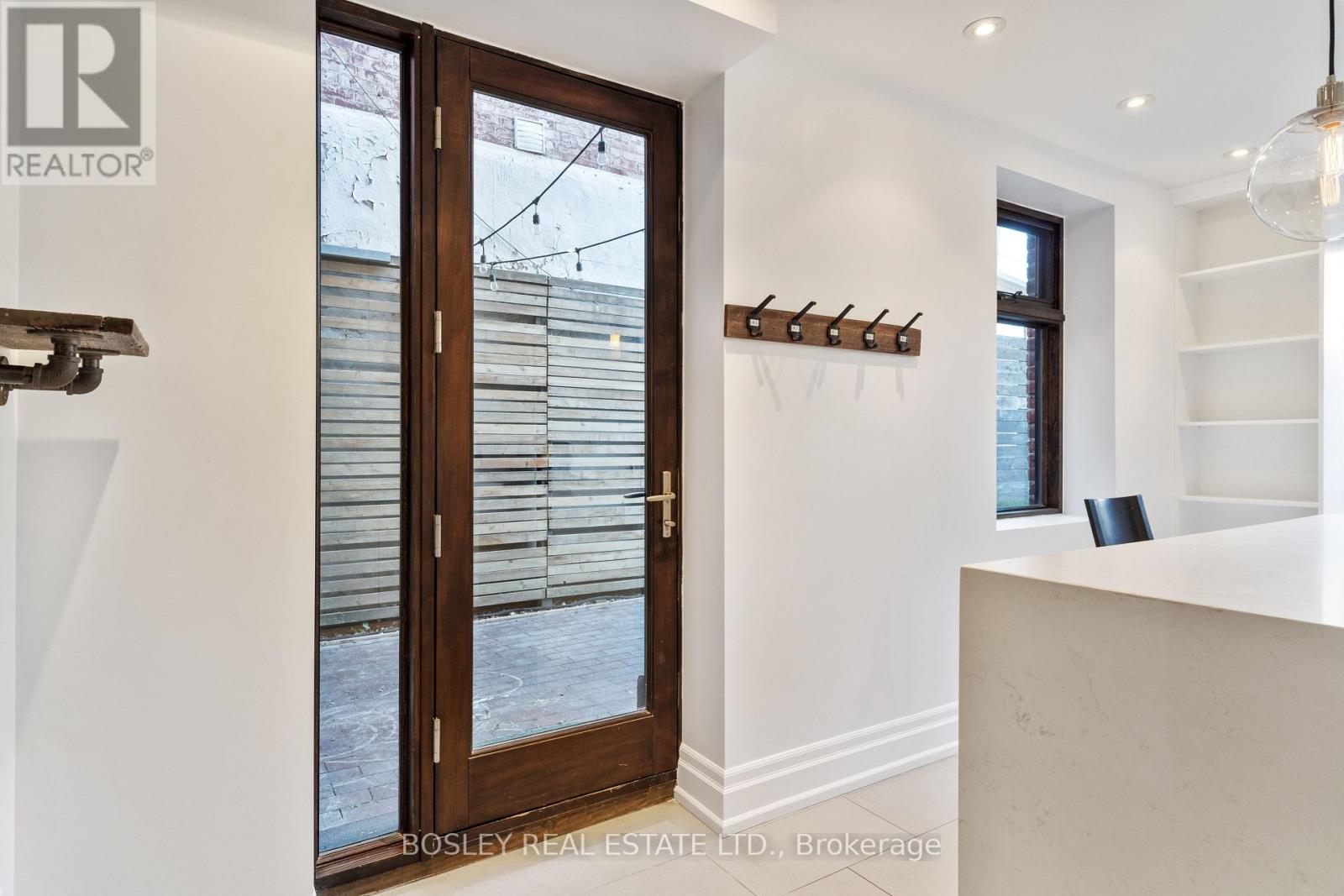 520 Manning Avenue, Toronto, Ontario  M6G 2V7 - Photo 17 - C12081460