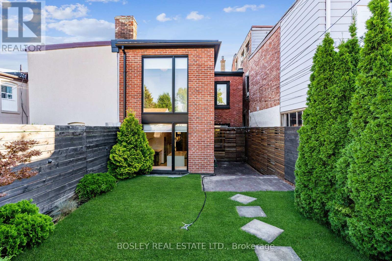 520 Manning Avenue, Toronto, Ontario  M6G 2V7 - Photo 48 - C12081460