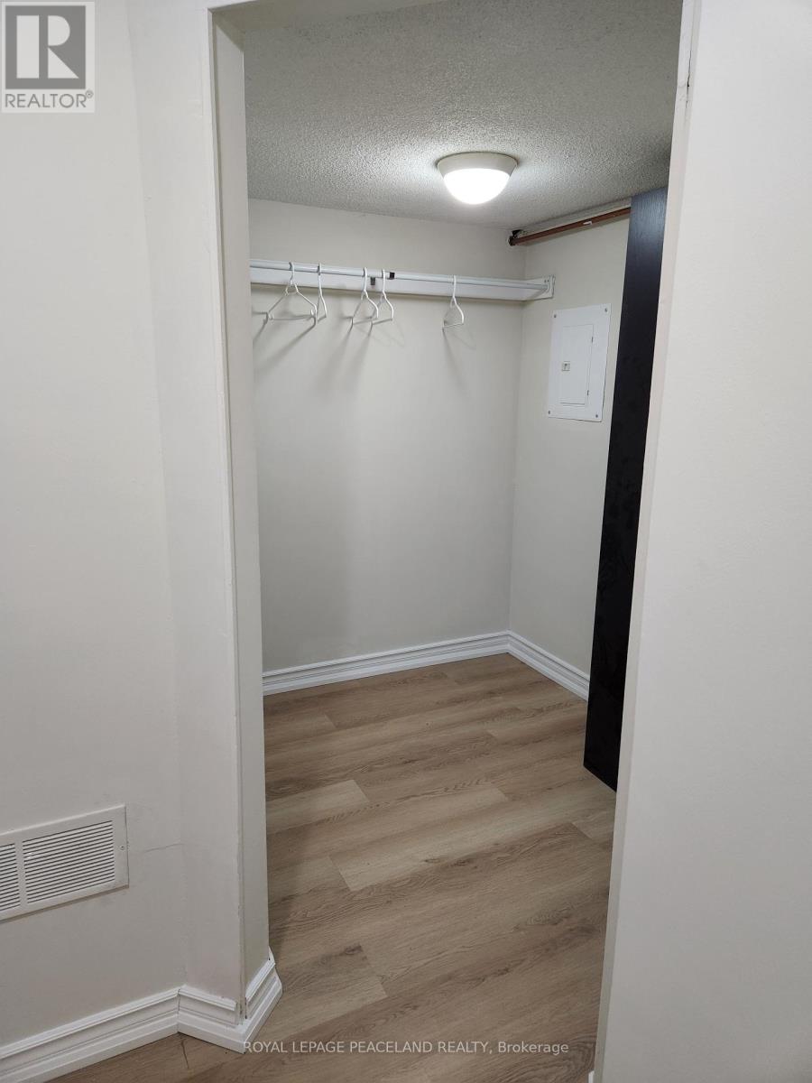 1 - 558 Spadina Crescent, Toronto, Ontario  M5S 2J9 - Photo 11 - C12081503