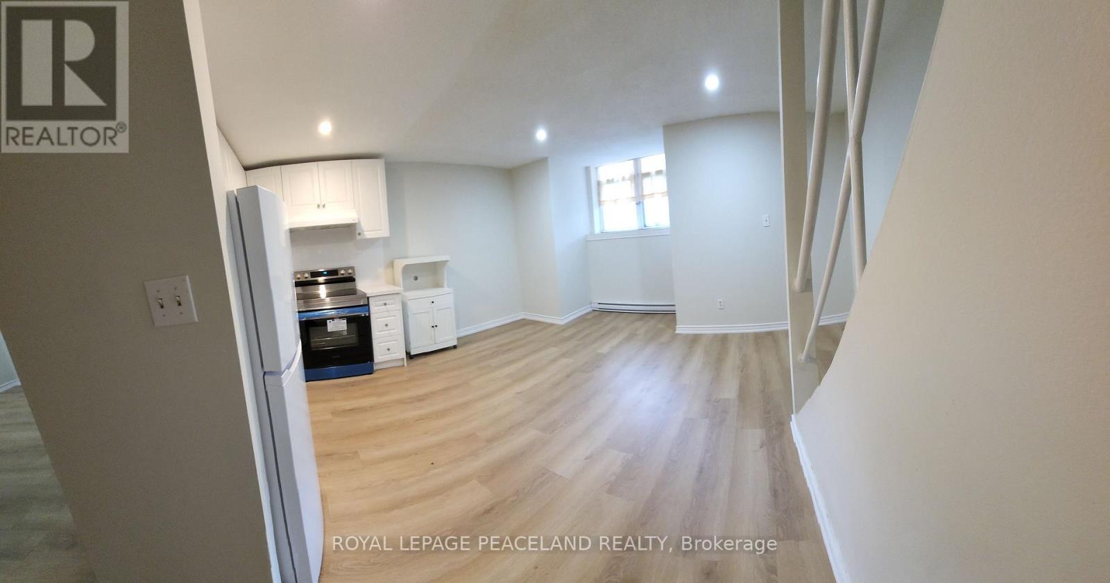 1 - 558 Spadina Crescent, Toronto, Ontario  M5S 2J9 - Photo 2 - C12081503