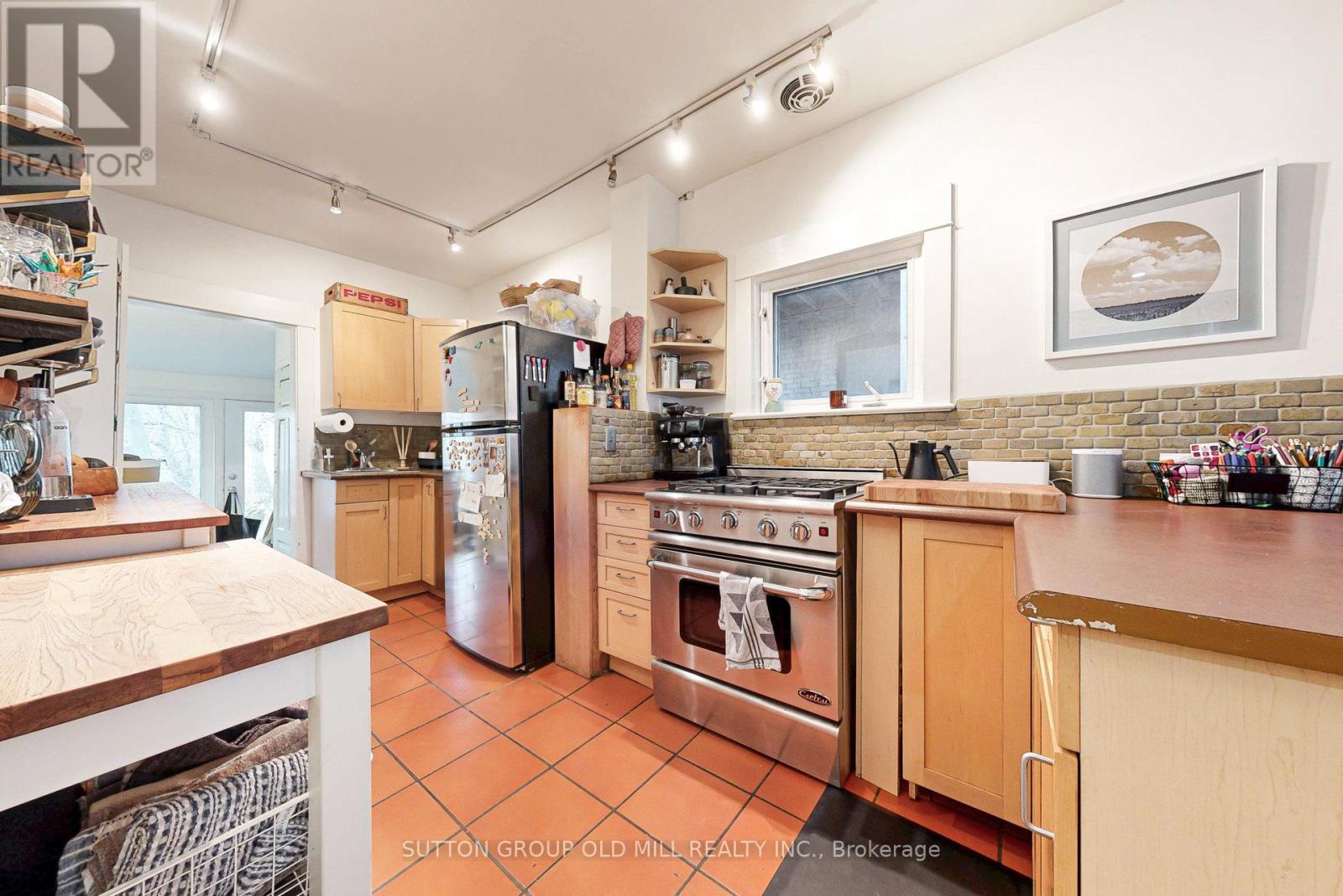 1058 College Street, Toronto, Ontario  M6H 1A9 - Photo 17 - C12081537