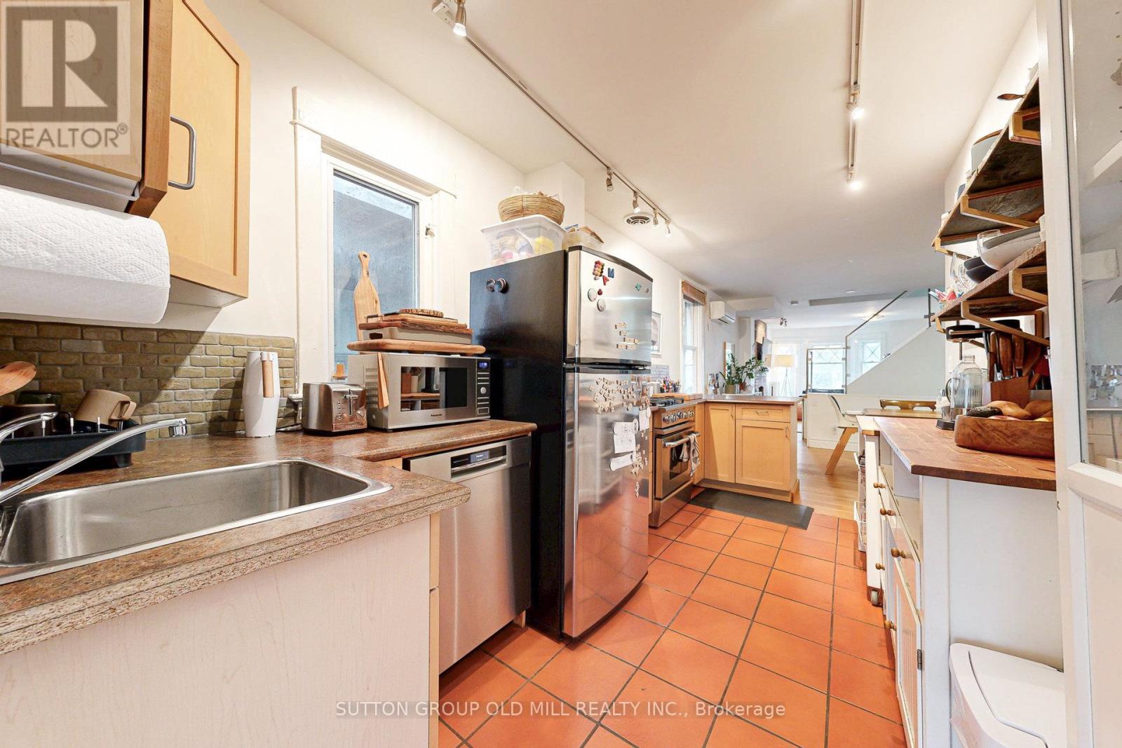 1058 College Street, Toronto, Ontario  M6H 1A9 - Photo 20 - C12081537