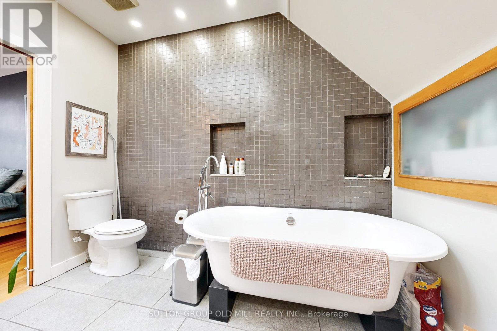 1058 College Street, Toronto, Ontario  M6H 1A9 - Photo 30 - C12081537