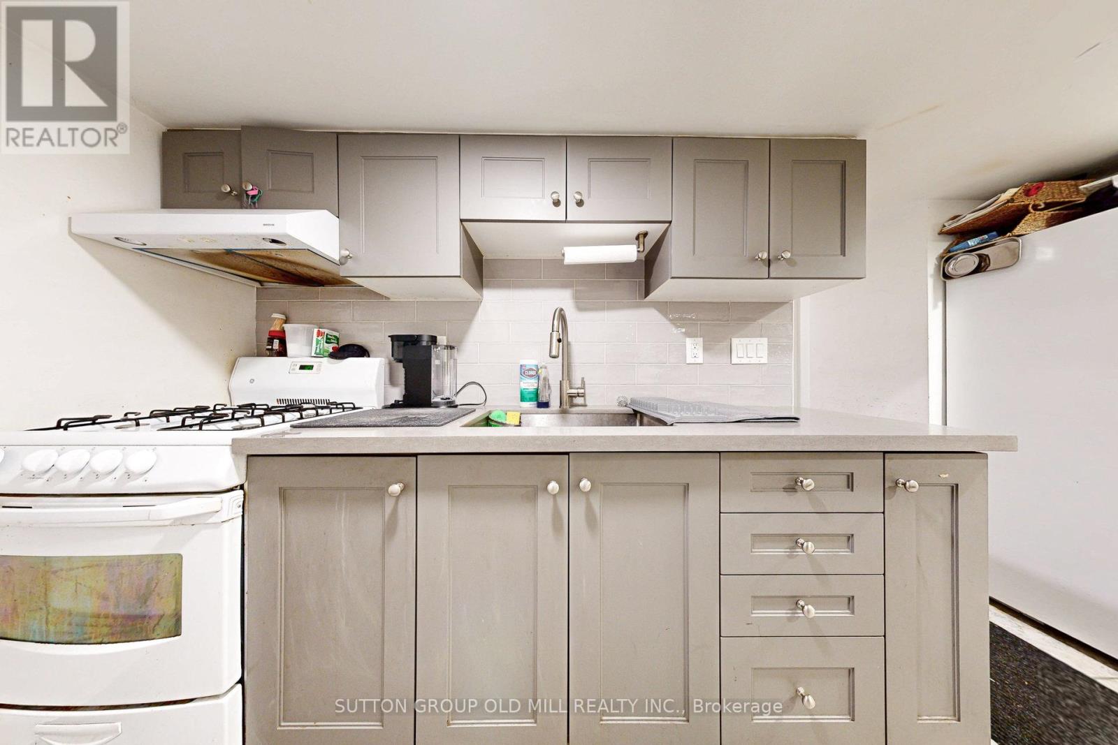 1058 College Street, Toronto, Ontario  M6H 1A9 - Photo 37 - C12081537