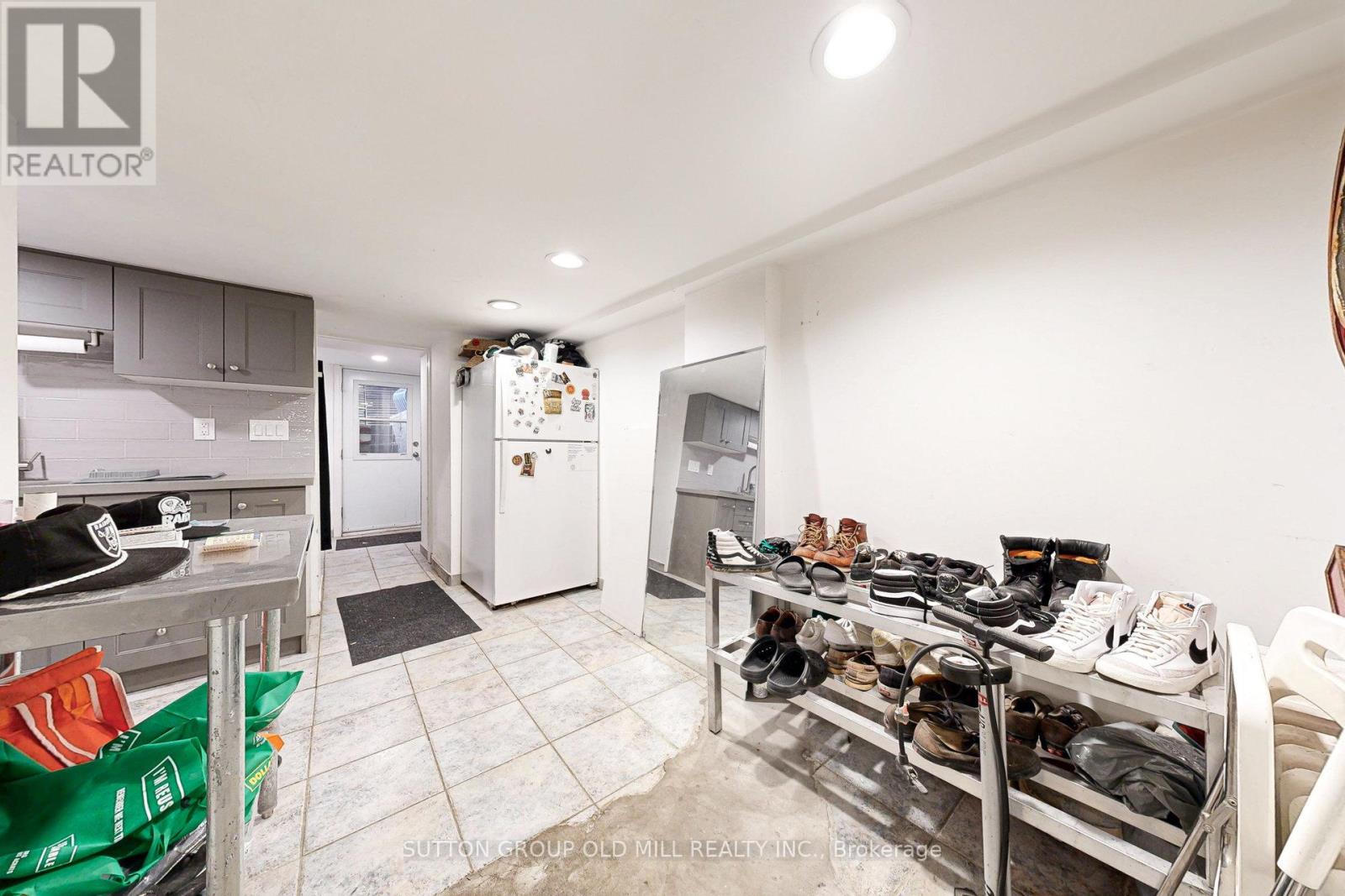1058 College Street, Toronto, Ontario  M6H 1A9 - Photo 38 - C12081537