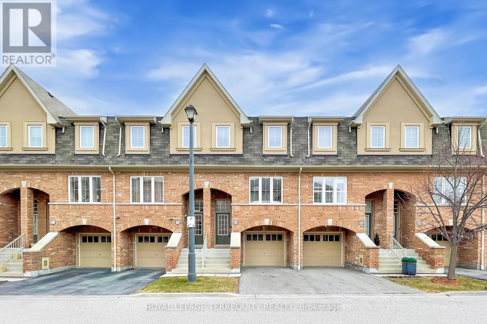 Property at 11 REEVESMERE LANE image 1