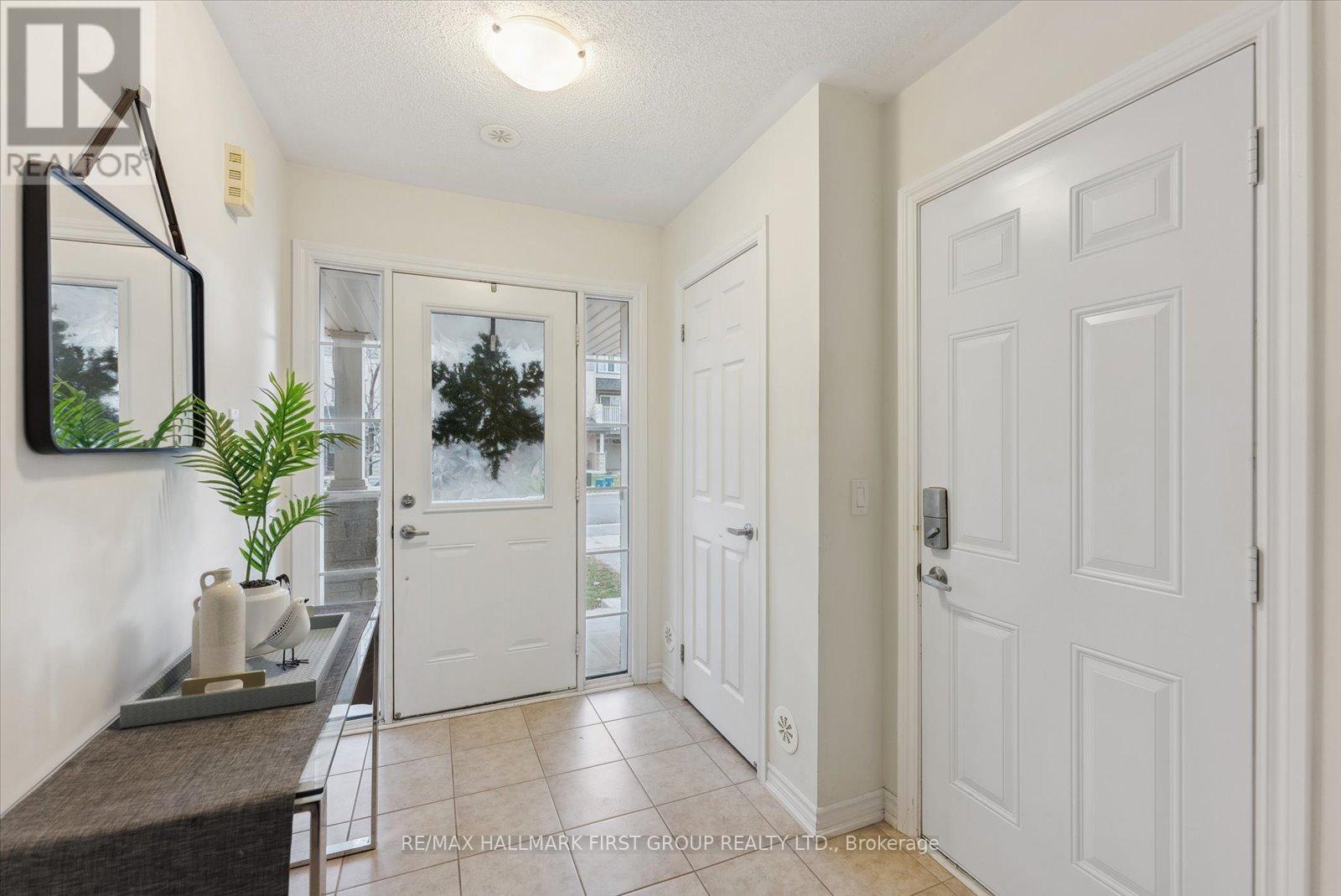 Property at 33 NEARCO CRESCENT image 5