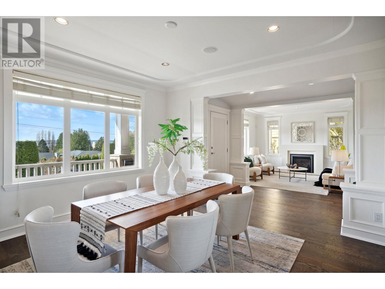 2185 Lawson Avenue, West Vancouver, British Columbia  V7V 2E1 - Photo 4 - R2988560