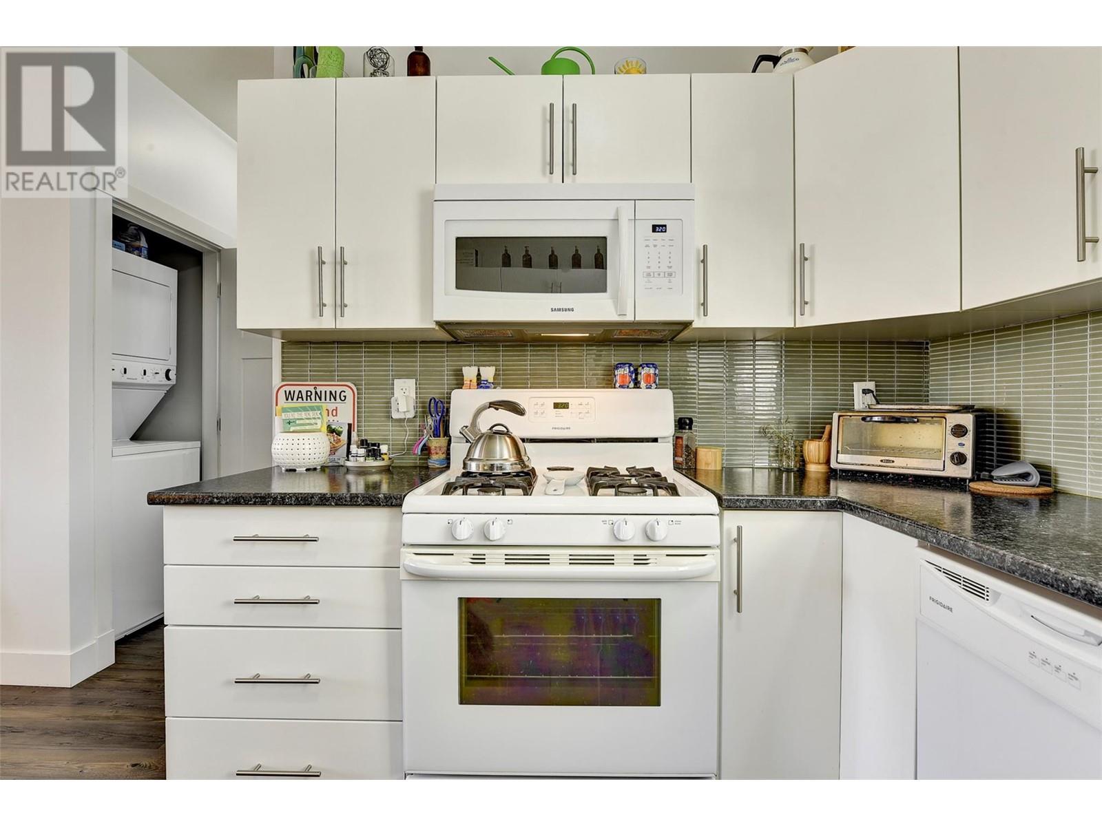 560 Christleton Avenue, Kelowna, British Columbia  V1Y 5J2 - Photo 40 - 10343288