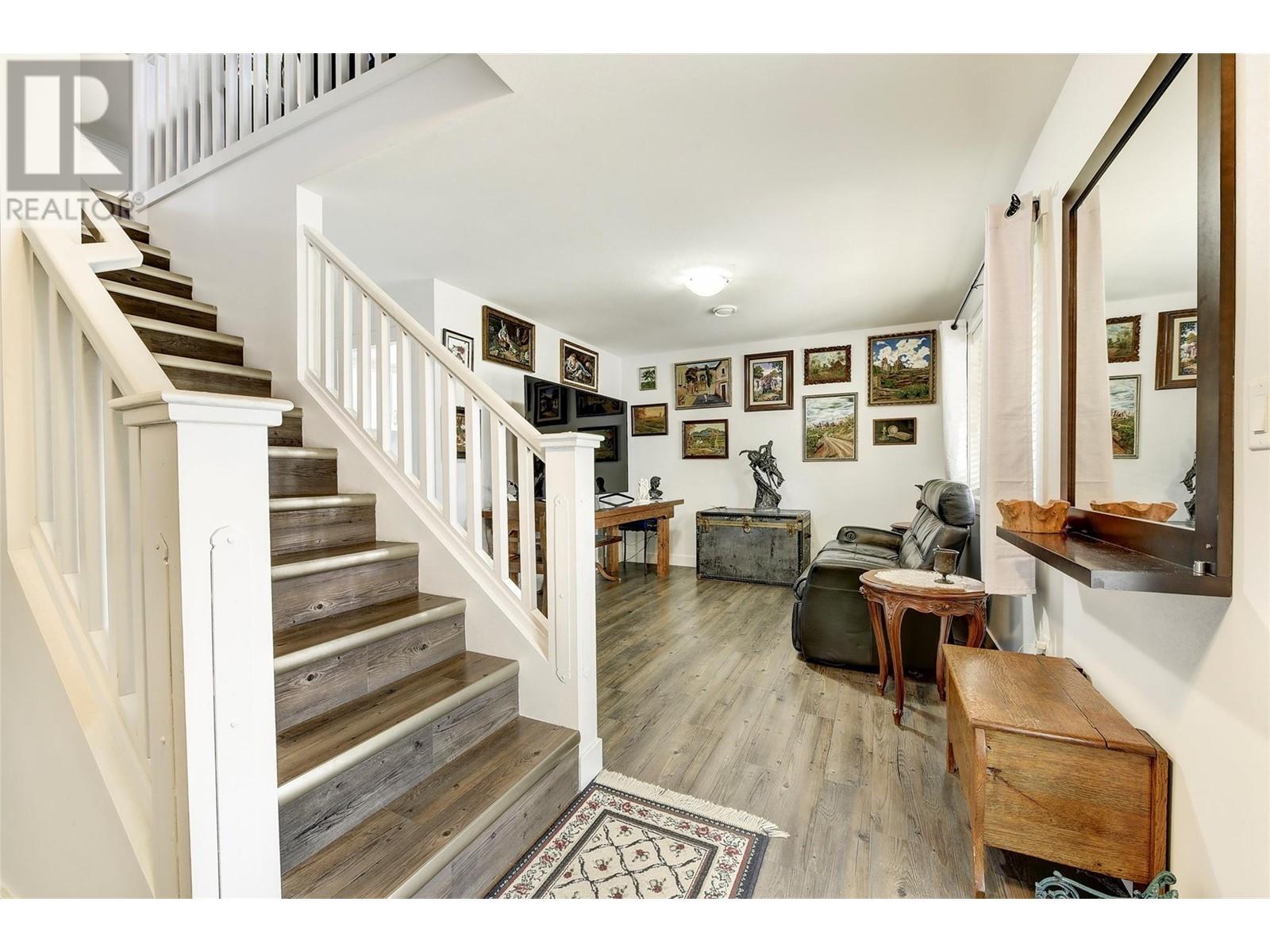 560 Christleton Avenue, Kelowna, British Columbia  V1Y 5J2 - Photo 5 - 10343288