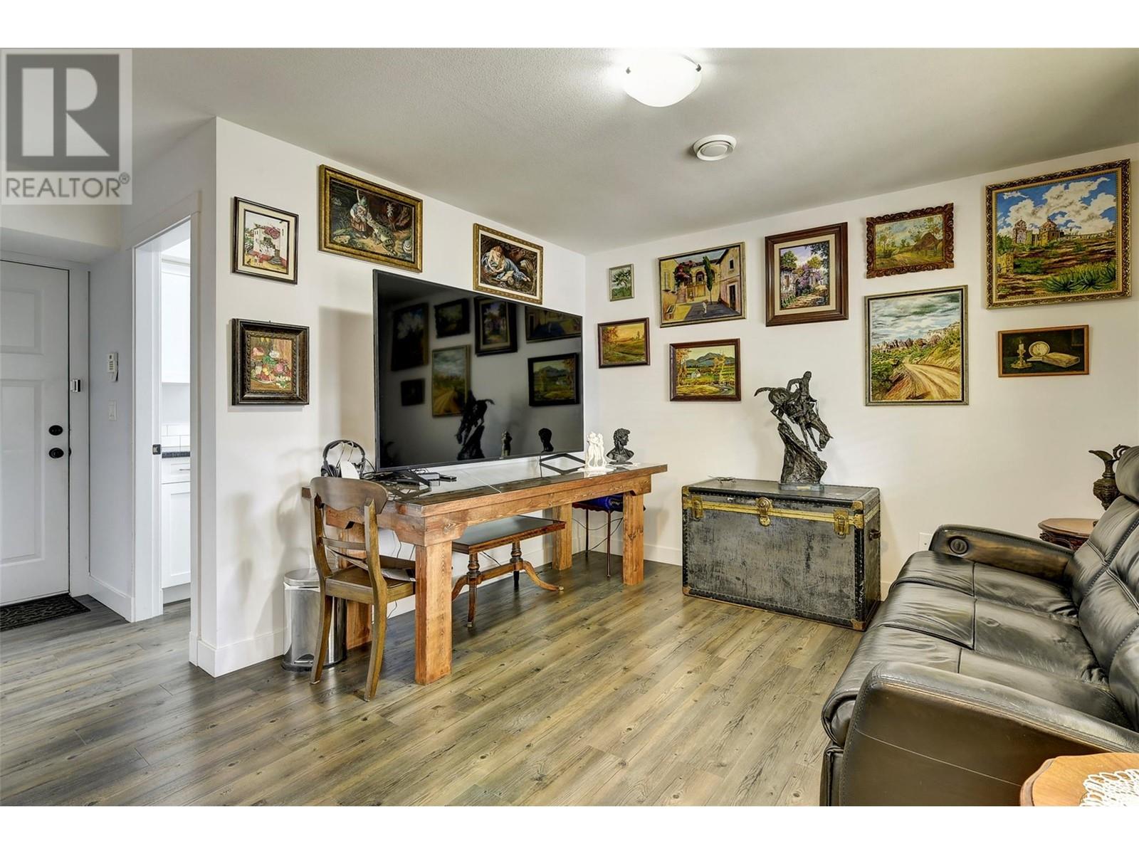 560 Christleton Avenue, Kelowna, British Columbia  V1Y 5J2 - Photo 6 - 10343288