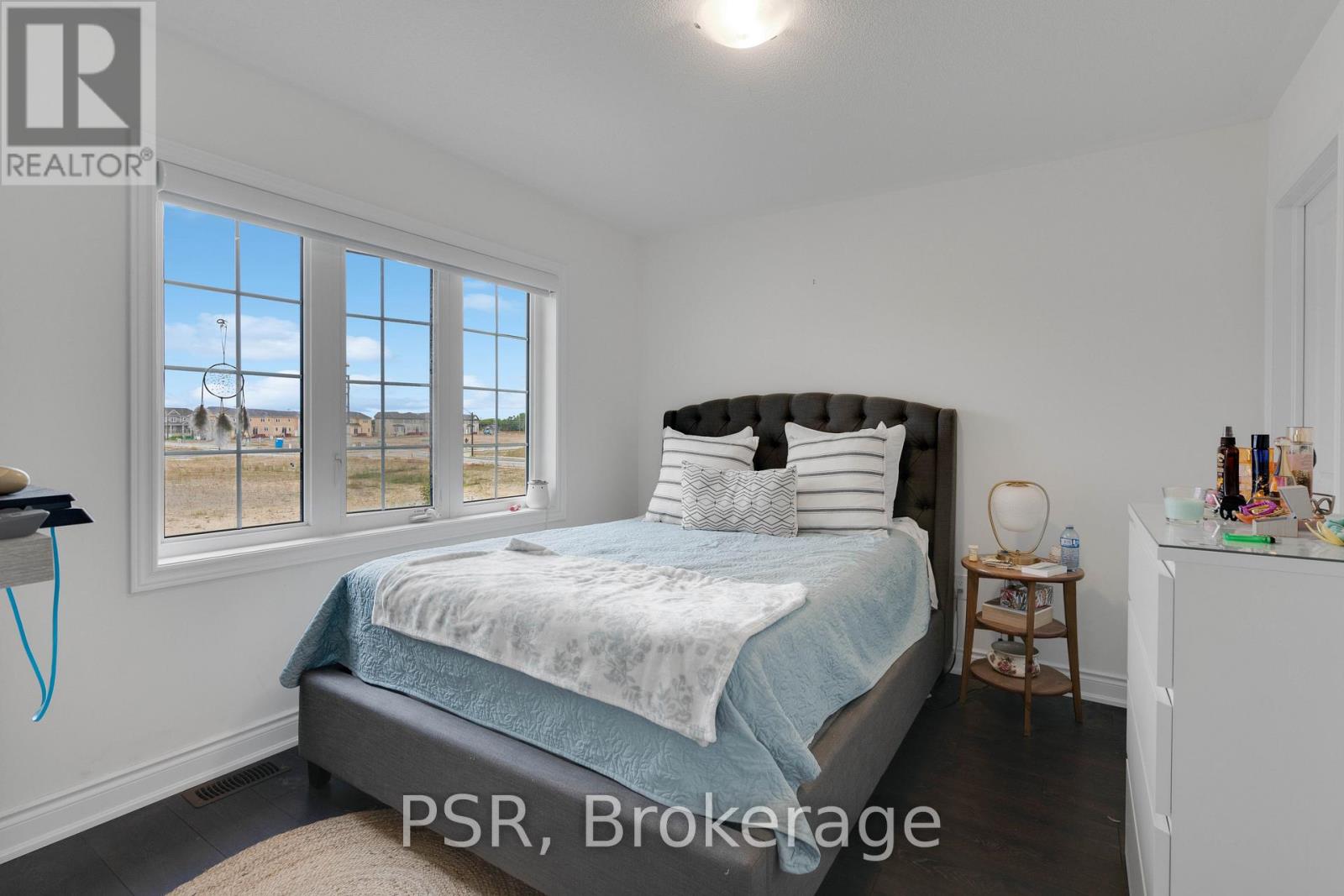 11 Stately Drive, Wasaga Beach, Ontario  L9Z 0L9 - Photo 22 - S12081513