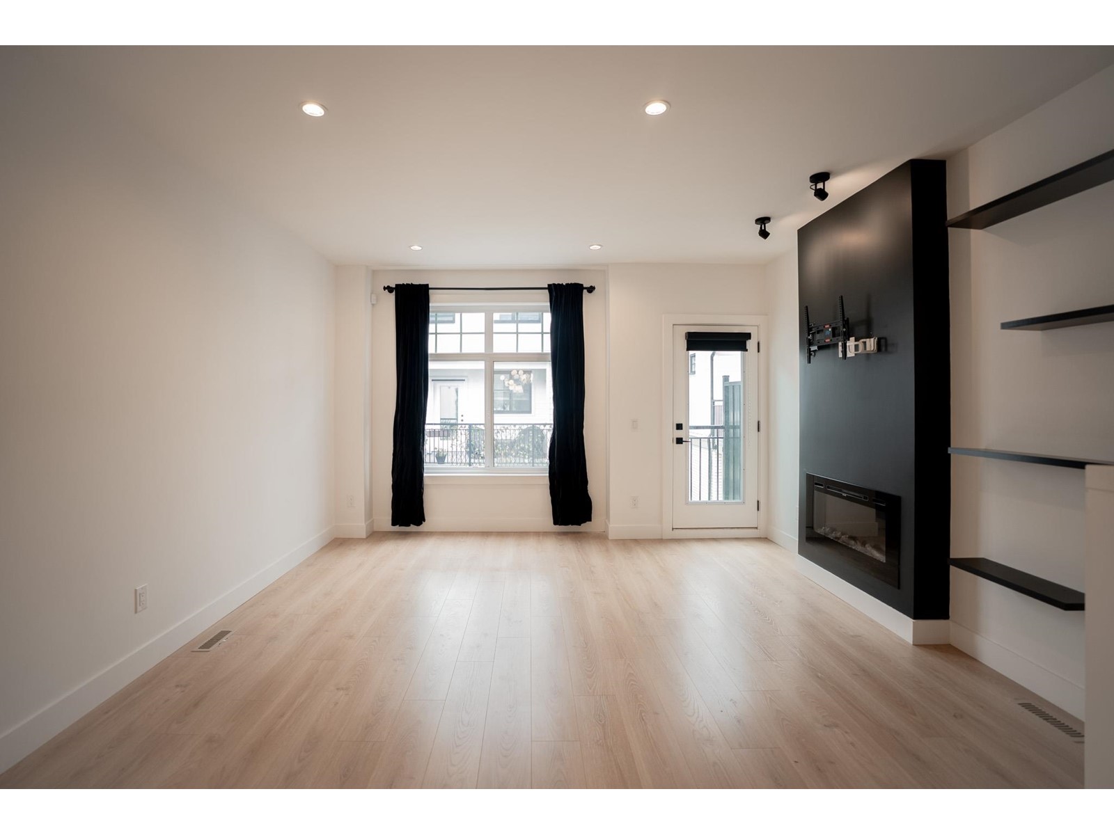 48 16467 23a Avenue, Surrey, British Columbia  V3Z 1E9 - Photo 6 - R2988120