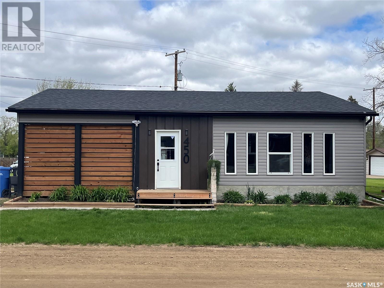450 6th STREET, craik, Saskatchewan