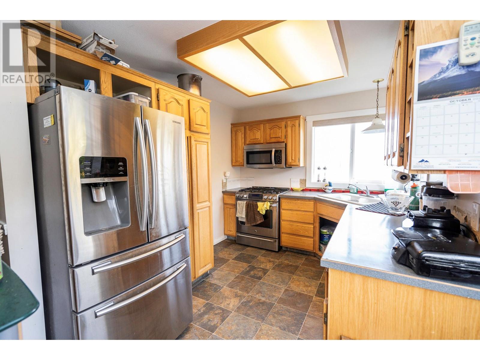 Property at 995 Sutcliffe Court image 3