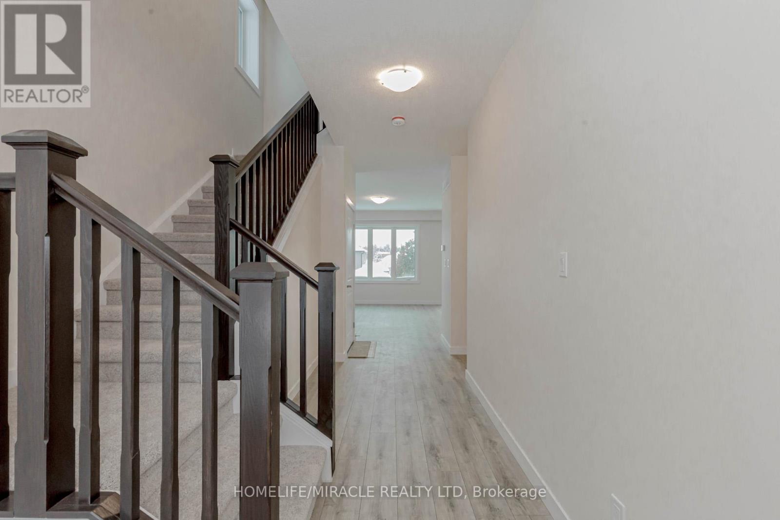 Property at 40 MOON CRESCENT image 5