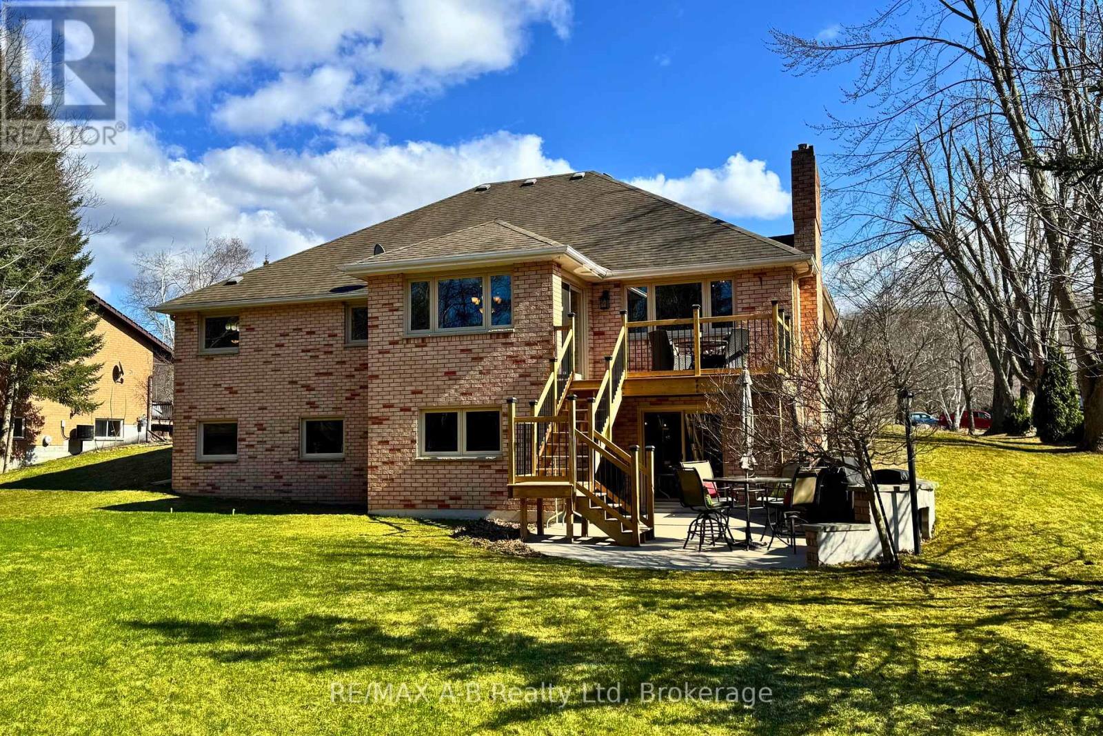 30 Nicholson Crescent, Springwater, Ontario  L9X 0G9 - Photo 46 - S12074332