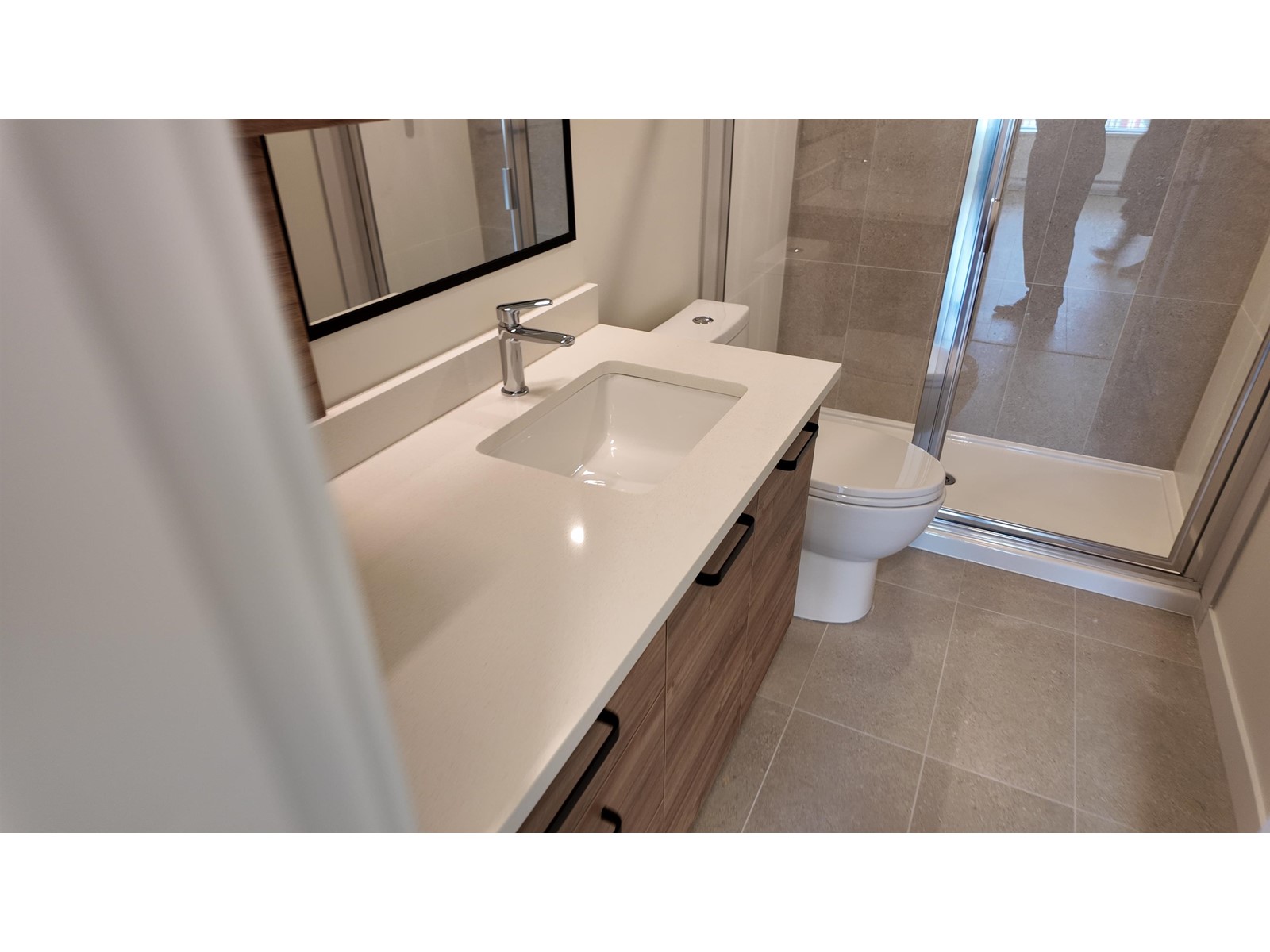 304 33920 Best Avenue, Mission, British Columbia  V2V 7A4 - Photo 3 - R2988030