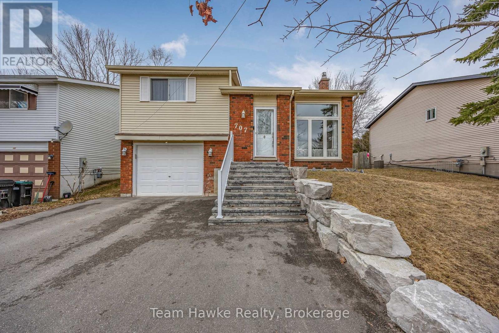 Property at 707 ALGONQUIN DRIVE image 1