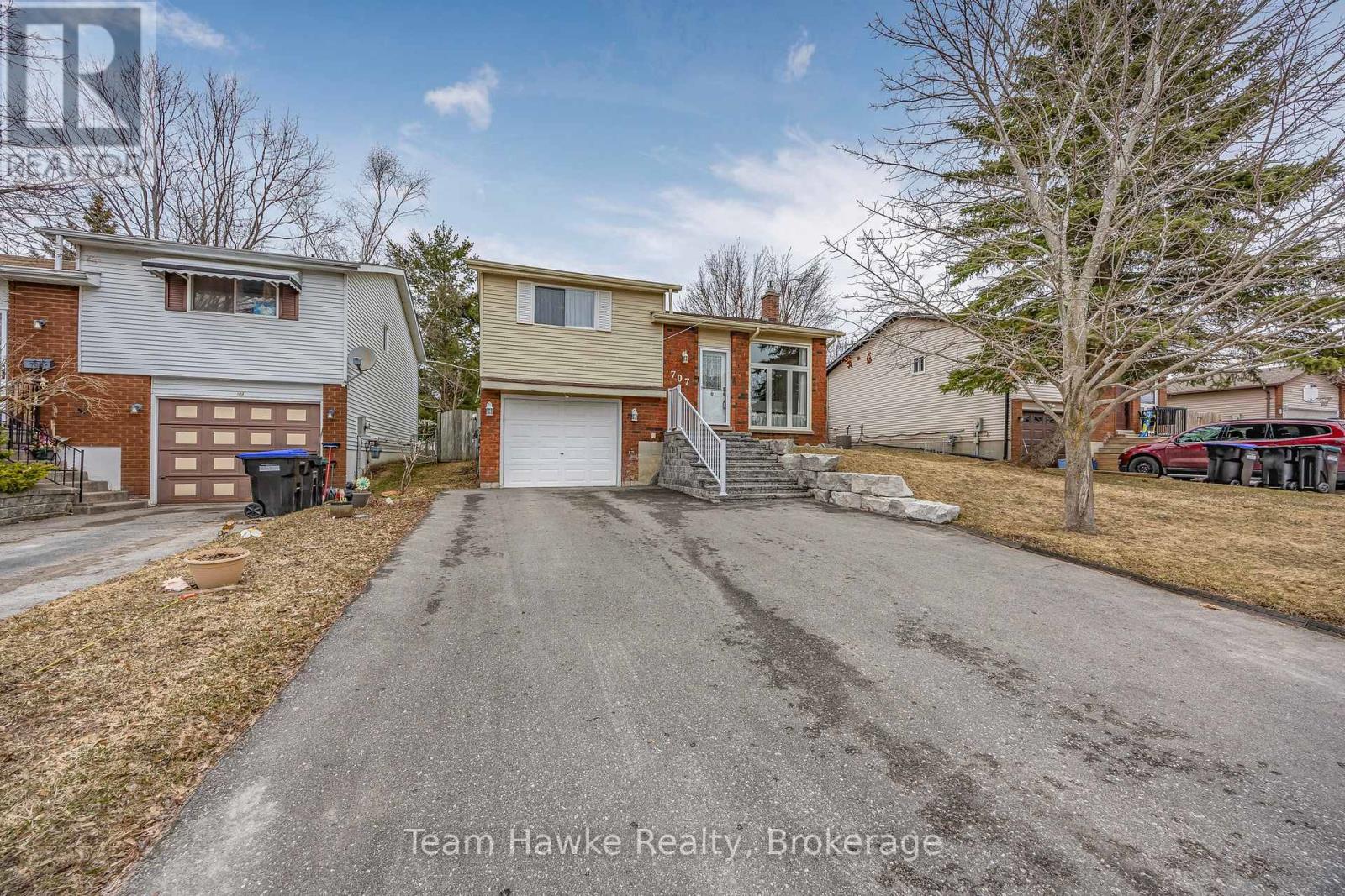 Property at 707 ALGONQUIN DRIVE image 3
