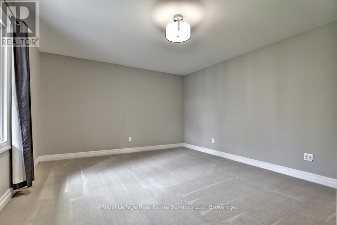 2019 Devon Road, Oakville, Ontario  L6J 2M9 - Photo 20 - W12081697