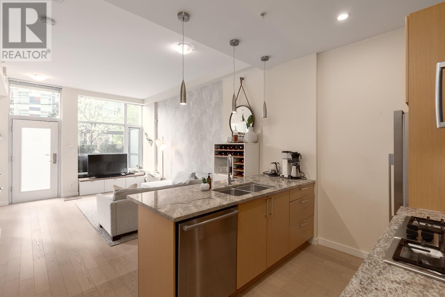 50 W 1st Avenue, Vancouver, British Columbia  V5Y 0K4 - Photo 6 - R2989850