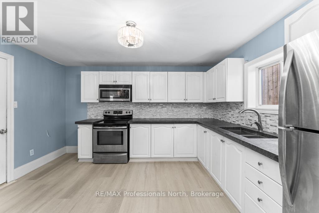51 Main Street W, Huntsville, Ontario  P1H 1W9 - Photo 13 - X12081657