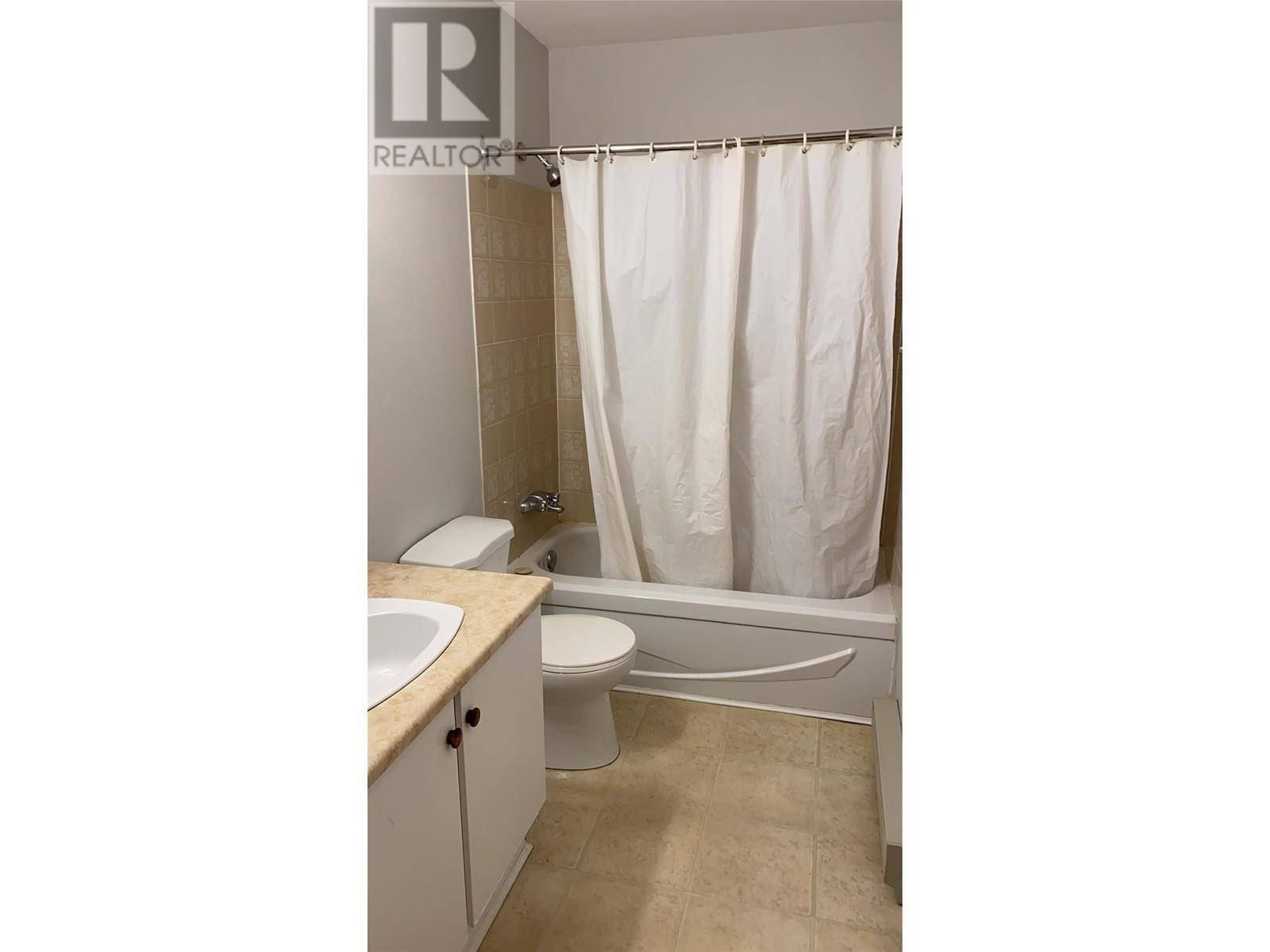 Property at 5300 25th Avenue Unit# 10 image 4