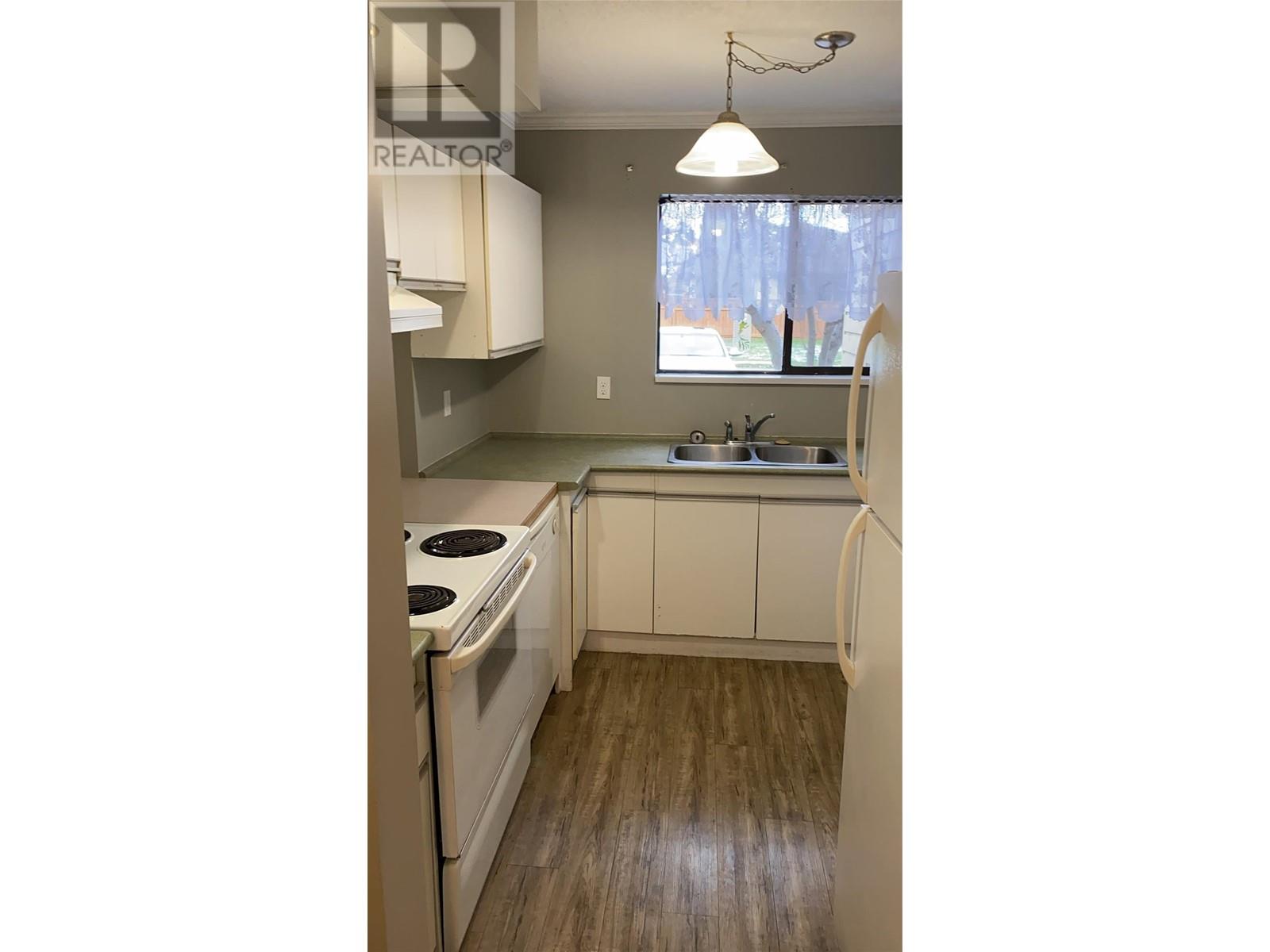 Property at 5300 25th Avenue Unit# 10 image 5