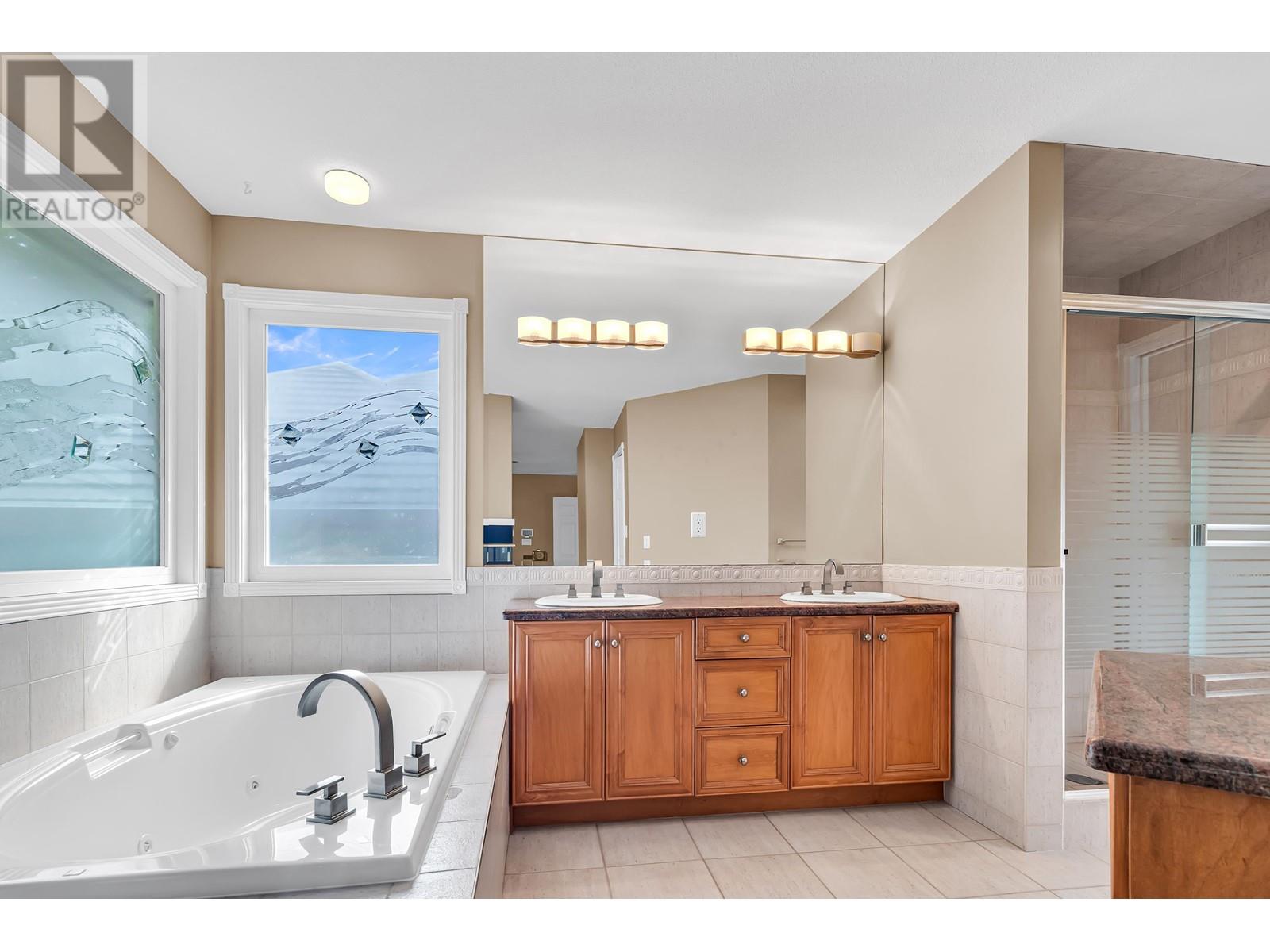 1733 Sugarpine Court, Coquitlam, British Columbia  V3E 3E4 - Photo 12 - R2989859