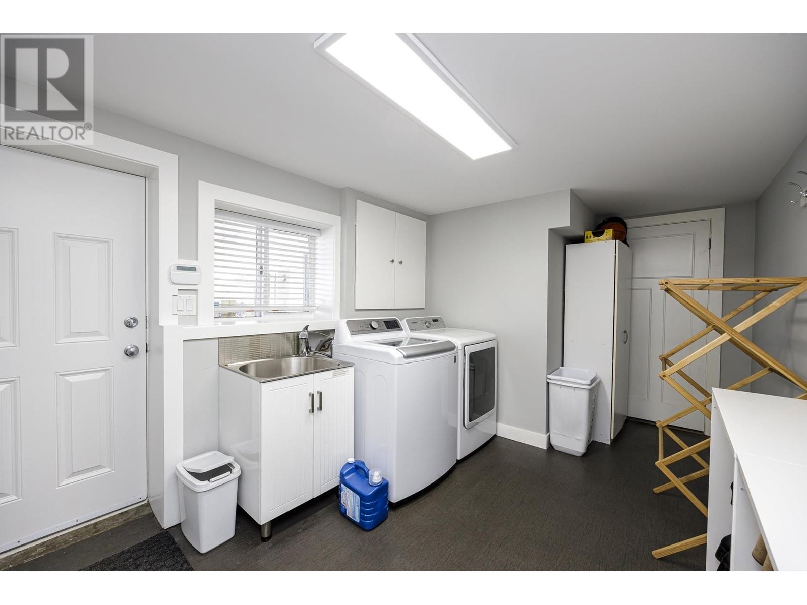 887 E 17th Street, North Vancouver, British Columbia  V7L 2X2 - Photo 31 - R2989866