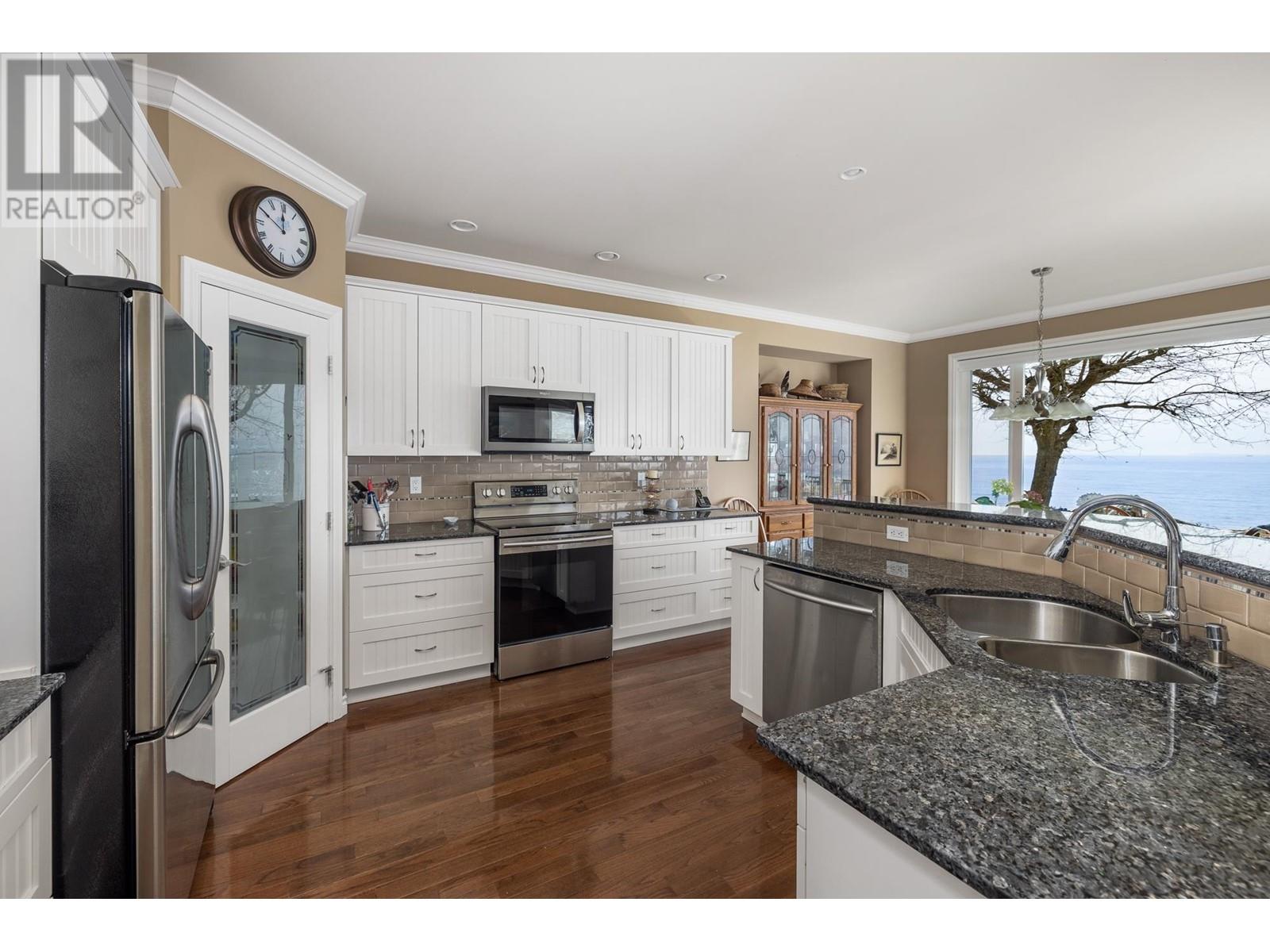 1537 Mccullough Road, Sechelt, British Columbia  V7Z 0A5 - Photo 16 - R2989906