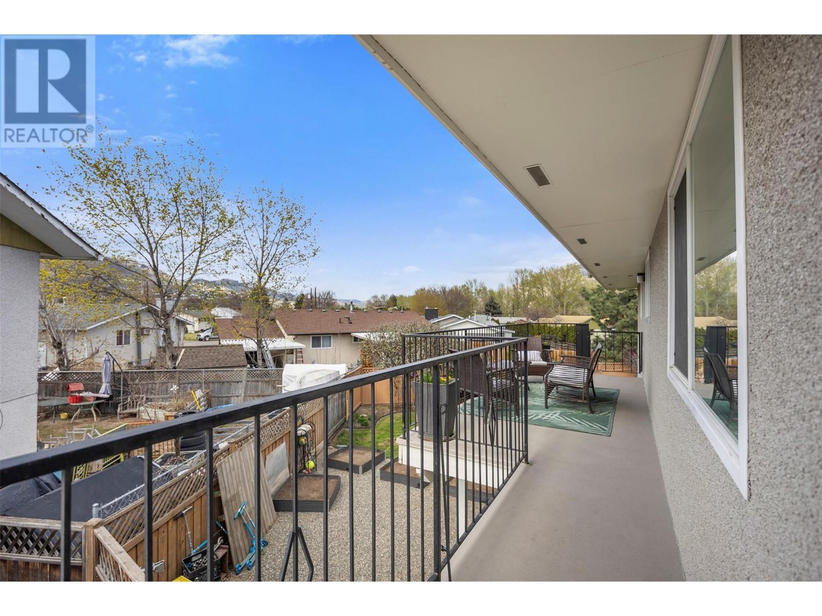 Property at 1044 DUNDAS Street image 5