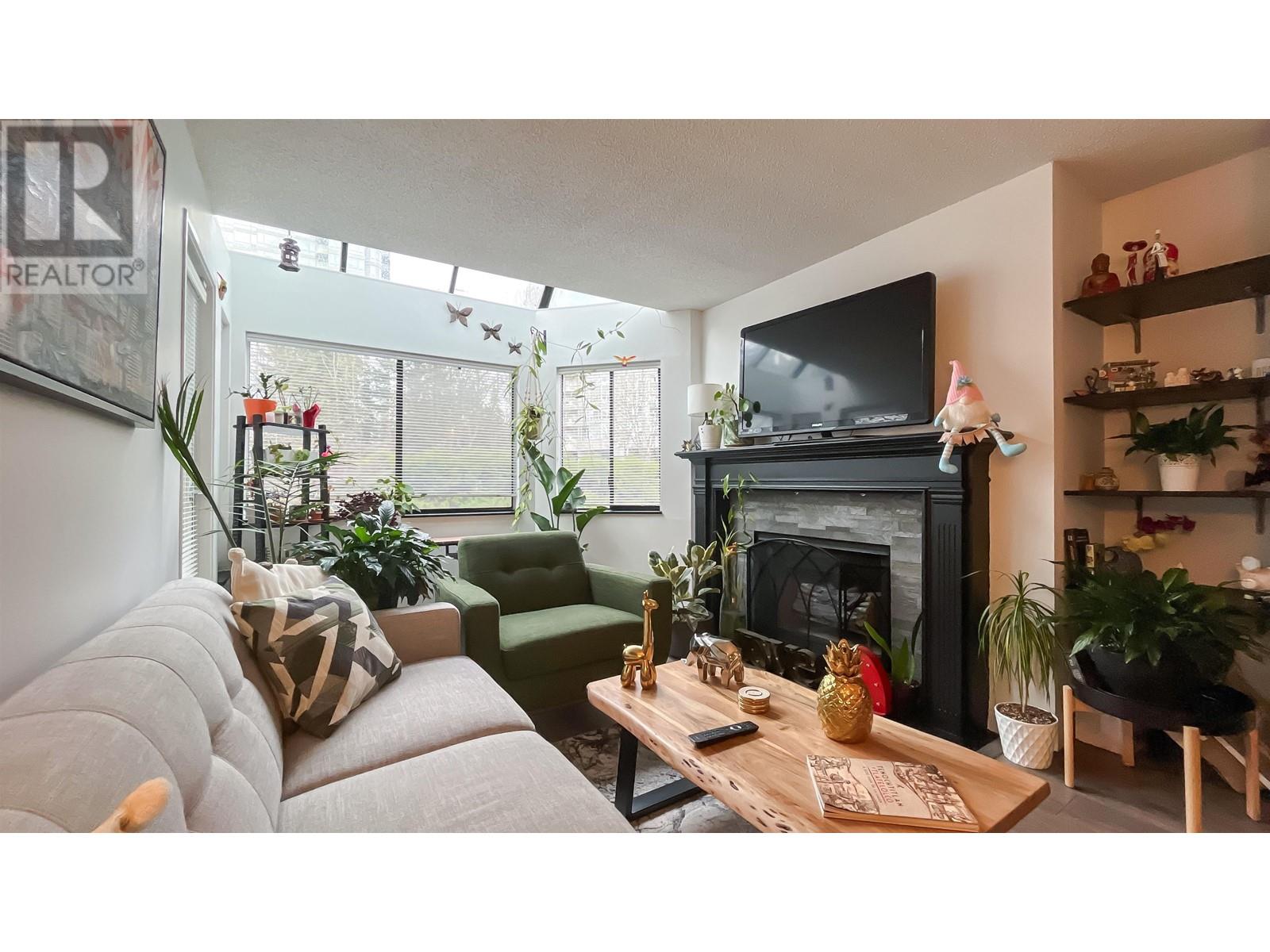 309 9584 Manchester Drive, Burnaby, British Columbia  V3N 4R1 - Photo 10 - R2989854