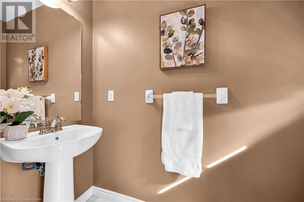 12 Marina Point Crescent, Hamilton, Ontario  L8E 0E4 - Photo 41 - 40697488