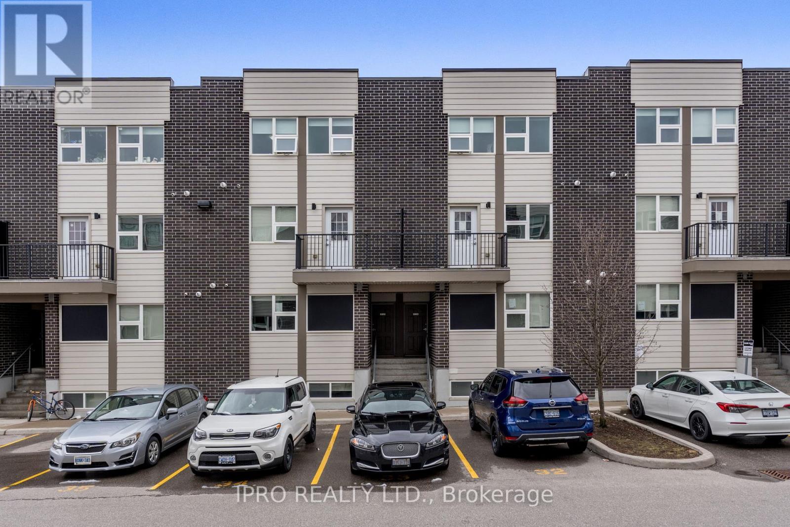 Property at 117 (LEVEL ONE , UNIT 17) - 338 ALBERT STREET image 3