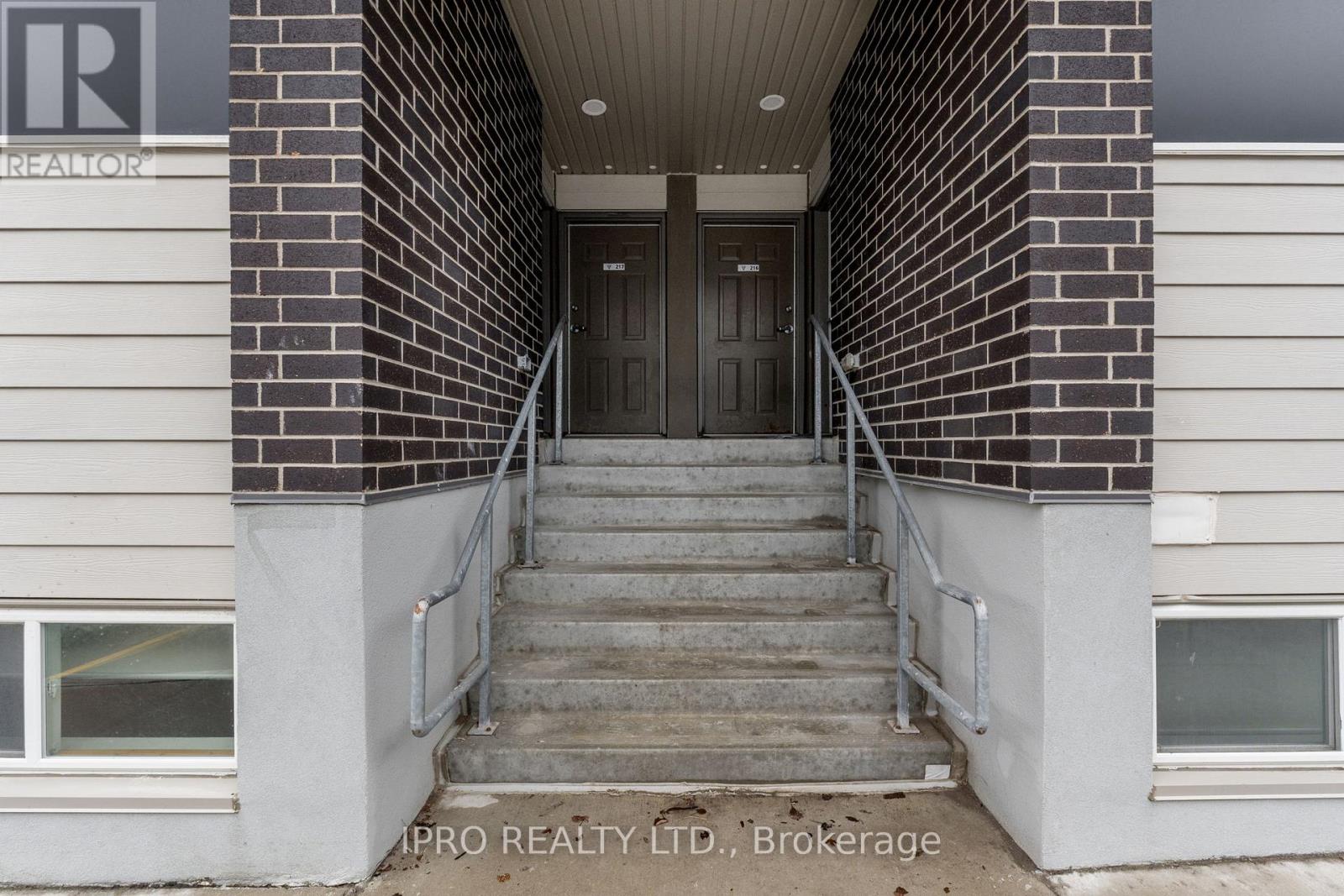 Property at 117 (LEVEL ONE , UNIT 17) - 338 ALBERT STREET image 4