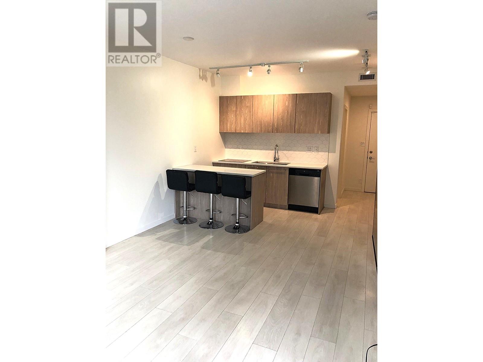 405 691 North Road, Coquitlam, British Columbia  V3J 0H9 - Photo 3 - R2987976