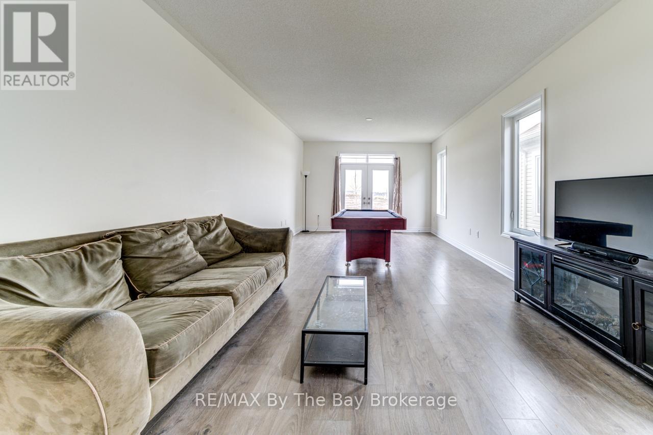 15 Union Boulevard, Wasaga Beach, Ontario  L9Z 0M6 - Photo 15 - S12081730