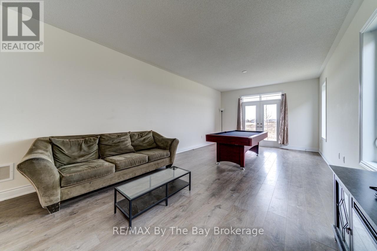15 Union Boulevard, Wasaga Beach, Ontario  L9Z 0M6 - Photo 16 - S12081730