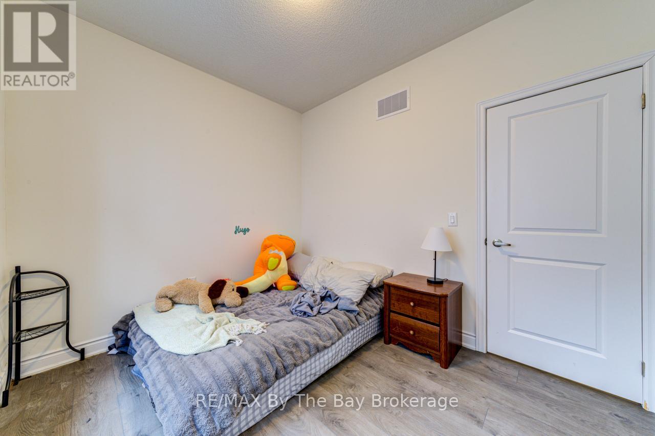 15 Union Boulevard, Wasaga Beach, Ontario  L9Z 0M6 - Photo 20 - S12081730