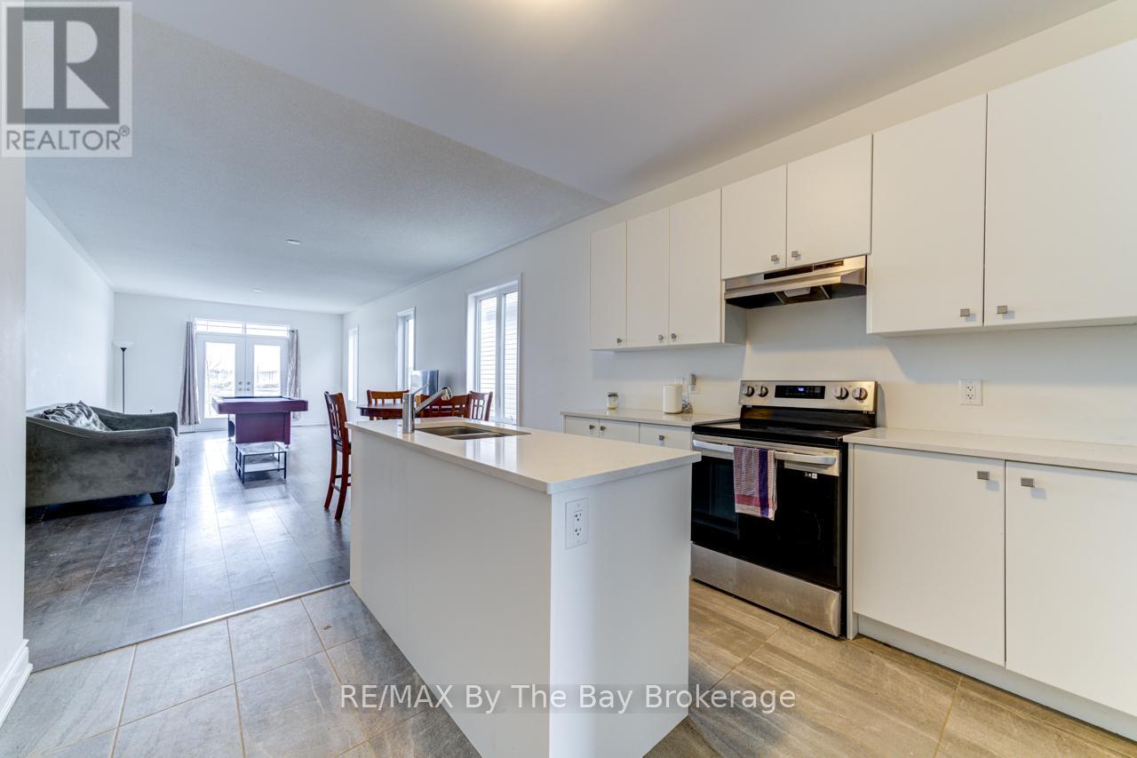 15 Union Boulevard, Wasaga Beach, Ontario  L9Z 0M6 - Photo 6 - S12081730