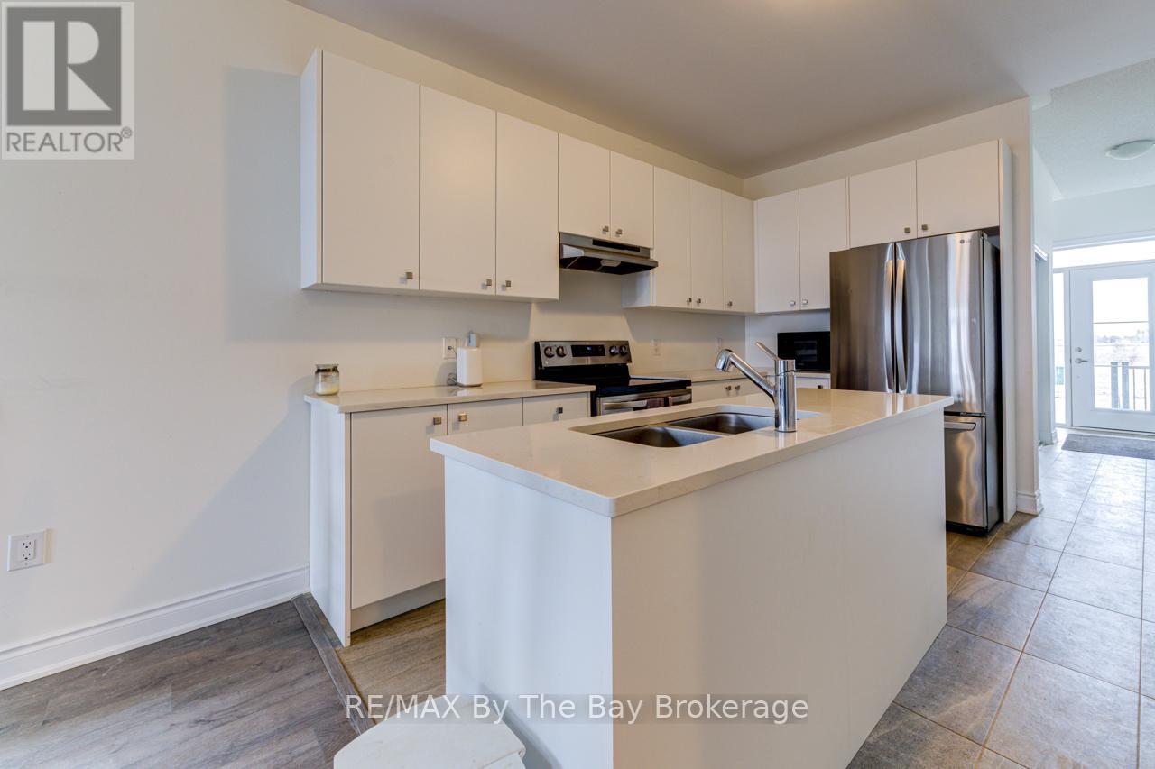 15 Union Boulevard, Wasaga Beach, Ontario  L9Z 0M6 - Photo 8 - S12081730