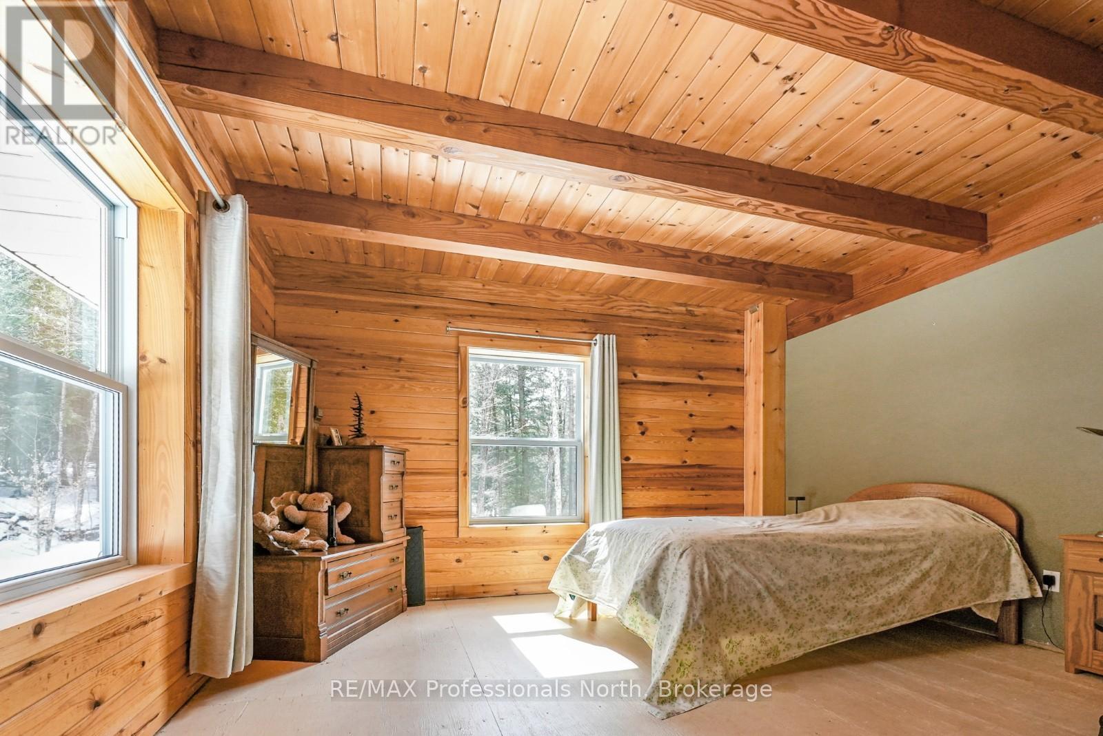 1532 Braeloch Road, Algonquin Highlands, Ontario  K0M 1S0 - Photo 8 - X12081755