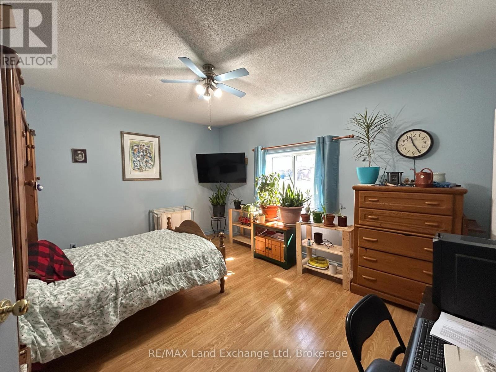 85 Queen Street, Morris Turnberry, Ontario  N0G 1G0 - Photo 10 - X12081769