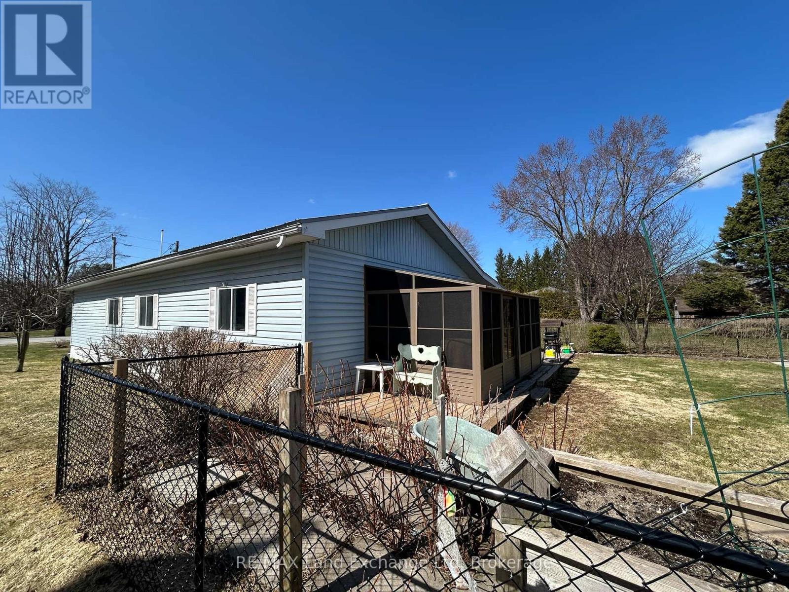 85 Queen Street, Morris Turnberry, Ontario  N0G 1G0 - Photo 17 - X12081769