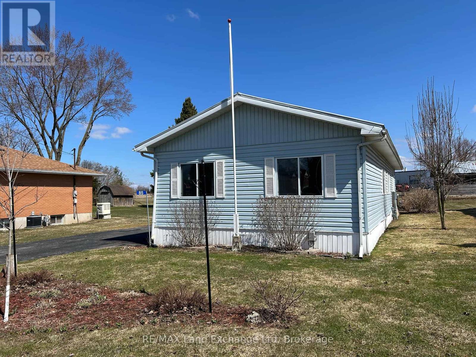 85 Queen Street, Morris Turnberry, Ontario  N0G 1G0 - Photo 4 - X12081769