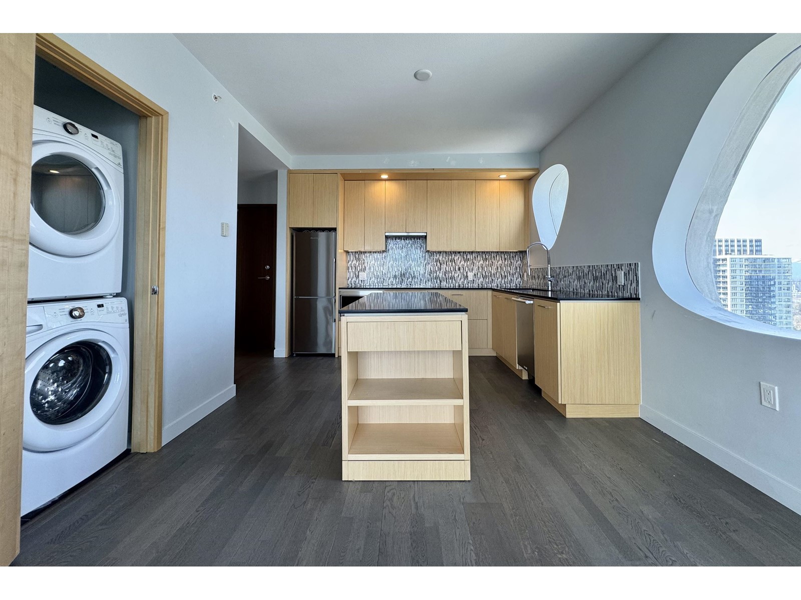 3201 13495 Central Avenue, Surrey, British Columbia  V3T 0K2 - Photo 1 - R2989962